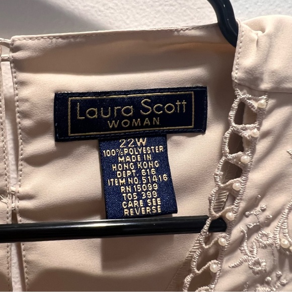 Blouse - Picture 2 of 3